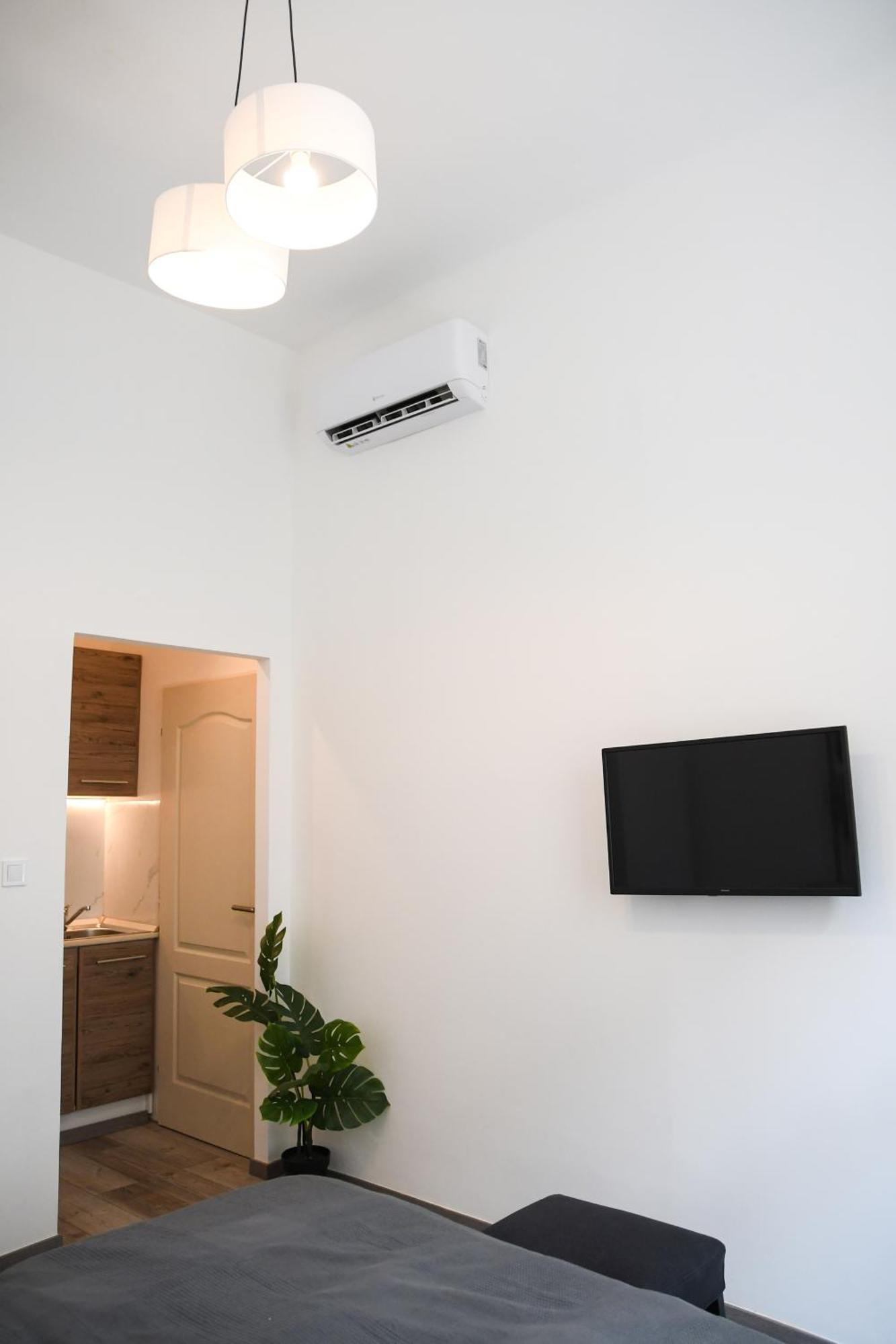 Buda Central Tiny Studios บูดาเปสต์ ภายนอก รูปภาพ